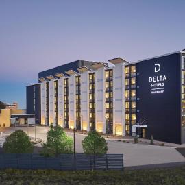 Delta Hotels by Marriott Denver Thornton, hotel di Westminster