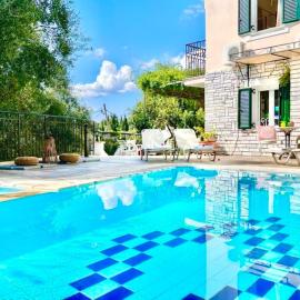 Aphrodite Suites & Apartments with Swimming Pool，科孚城的飯店
