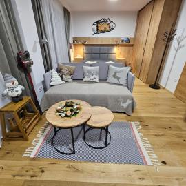 Horský apartmán s možností wellness Benecko by AlkaTravel, hotel in Benecko