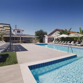 Mirsini Studios & Apartments、ラガナスのホテル
