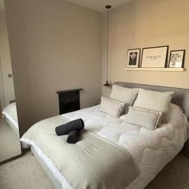West Bridgford 2 Bed 2 Bathroom Apartment with parking