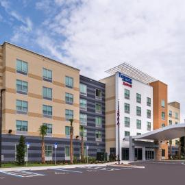 Fairfield Inn & Suites by Marriott Orlando East/UCF Area، فندق في أورلاندو