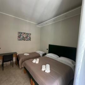 Smart Station Hotel, viešbutis Neapolyje