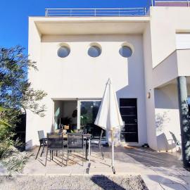 LA CATALANE, Villa Contemporaine en Bord de Mer et Climatisée, hotel en Sète