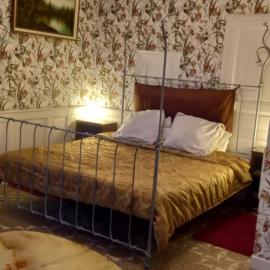13 Bohemian Bienvenue B&B, hotel Pontrieux városában 