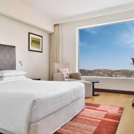 Four Points by Sheraton Jaipur, City Square, hotelli kohteessa Jaipur