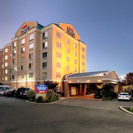 Fairfield Inn & Suites Woodbridge, khách sạn ở Avenel