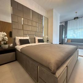 Glamorous Two, hotel Brăilában