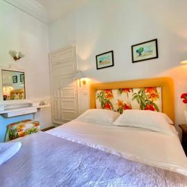 Hotel plaza corniche la marsa، فندق في تونس