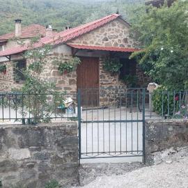 Penelope's Guest House โรงแรมในPerithiótissa