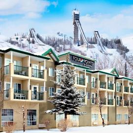 Four Points by Sheraton Hotel & Suites Calgary West, khách sạn ở Calgary