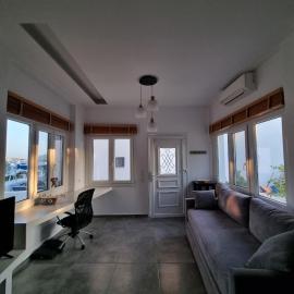 Barewake's Place 1 Spacious Cycladic and Seaside View South Paros, hotel v destinaci Aliki