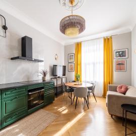 Luxury Design 2BR Apartment cozy stay for 5، فندق في ريغا