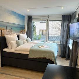 Miracle House 160qm Terrasse, Parkplatz & Internet 100mBit -SELF CHECK IN-, hotel en Leonberg