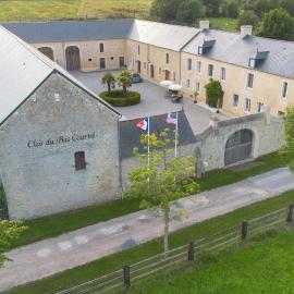 Le Clos du Bas Courtil Guesthouse B&B Omaha Beach, Hotel in Osmanville