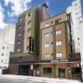 Hotel Pitol, hotel di Balneário Camboriú
