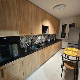 Apartament Marcello Teczowe 8B 8, hotel in Dzierżoniów