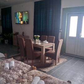 Stan na dan Platičevo โรงแรมในPlatičevo