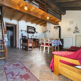 Petit Royal - Maisons de Charme Valle d'Aosta - Appartamento per 6 persone - con Balcone, Giardino e Soppalco