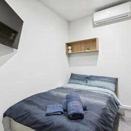 Cozy Stays - Private Rooms in Adelaide CBD with Shared Facilities, hotel in Adelaide
