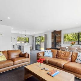 Stylish & Private near the Lake, Hotel in Lake Hawea