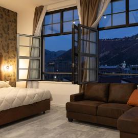 Living Lake Como - Apartments & Parking, hotel na Komou