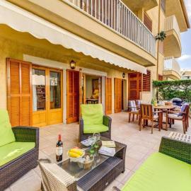 Spacious Apartment Close to the Beach, hotell sihtkohas Pollença