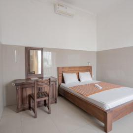 Rommeo Inn Lovina Mitra RedDoorz, hotel din Temukus