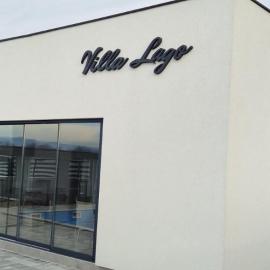 Villa Lago, hotel en Trn