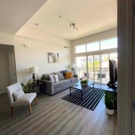 Resort-Inspired Bliss- Modern & Cozy Apartment