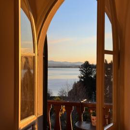 VSC Apartment - Appartamento in villa storica vista lago e piscina、レーザのホテル