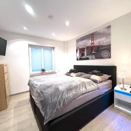 Ferienwohnungen Arp "2D" mit Terrasse und Parkplatz, hotel v destinácii Itzehoe