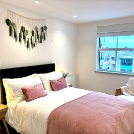 Poole Quay Seaside Escape-free parking 3 mins away