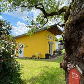 Tiny house with gallery and garden for 3 people, hotel a Vellmar