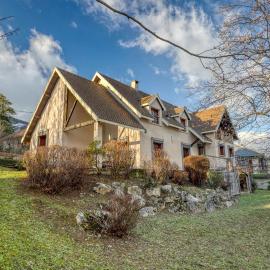 #HP La maison des Lilas Large family house sleeps 12 garden, hotel a Seyssins