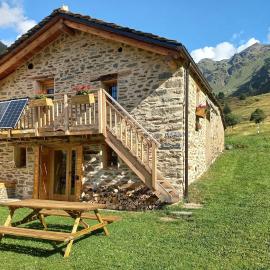 Baita Codirosso a Case di Viso, hotel in Ponte di Legno