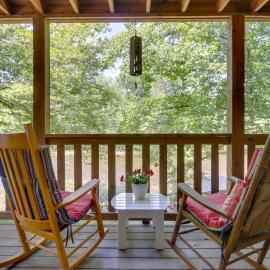 3 Mi to Nat’l Park: Townsend Apt on Little River!, hotel em Townsend