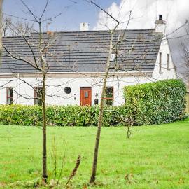 Season cottages by Escape Ordinary, ξενοδοχείο σε Armoy