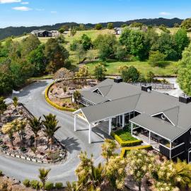 Woodhouse Mountain Lodge: Warkworth şehrinde bir otel
