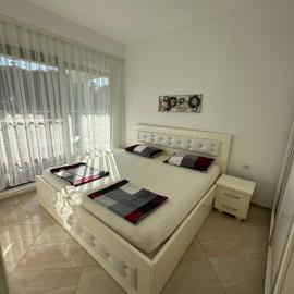 Gjiri i Lalzit Lura 3 Apartment Toni