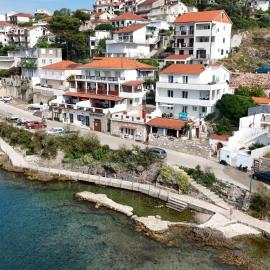 Apartments by the sea Jelsa, Hvar - 22256