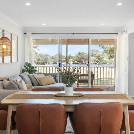 Riverside Bliss - Luxe Retreat in South Yunderup - Pet friendly, hotel in South Yunderup