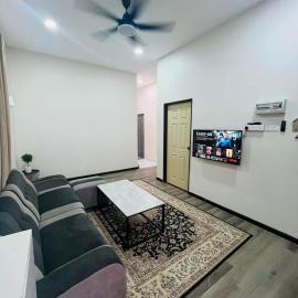 Inap Kasih Homestay Gua Musang Bandar Utama - Free Wifi, Netflix, Coway Provided, hotel in Gua Musang