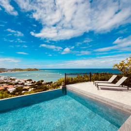 Studio Panoramic vue mer époustouflante et piscine à débordement, khách sạn ở Grand Case