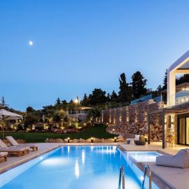 Agapanthus Ultimate Luxury Villa, hotel in Likotinaréa