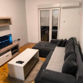Oaza mira + free parking, viešbutis Novi Sade