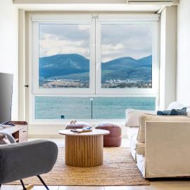 Chalkida Spacious Flat with amazing view!, hotel v destinácii Chalkida