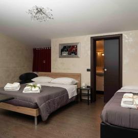 B&B Benny-Camere moderne con parcheggio vicino Caserta e A1, ideale per lavoro e turismo