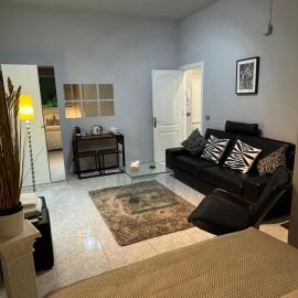 Basement Apartment Studio, hotel a San Bartolomé