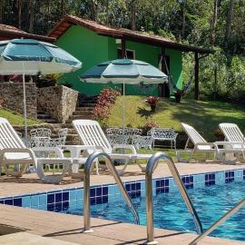 Pousada Beija Flor-Lumiar - Piscinas e Café, hotel in Lumiar